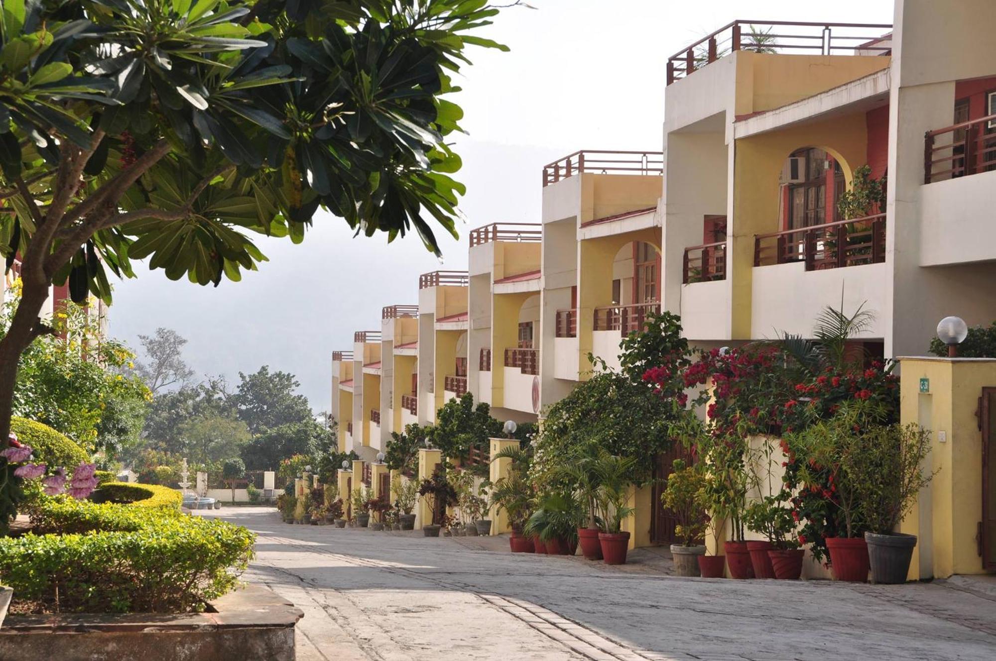Ayurveda Bhavan Rishīkesh Exterior foto